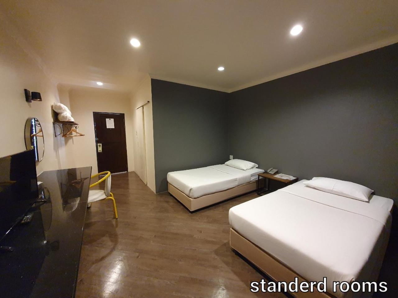 Rattana View Hotel Phitsanulok Buitenkant foto