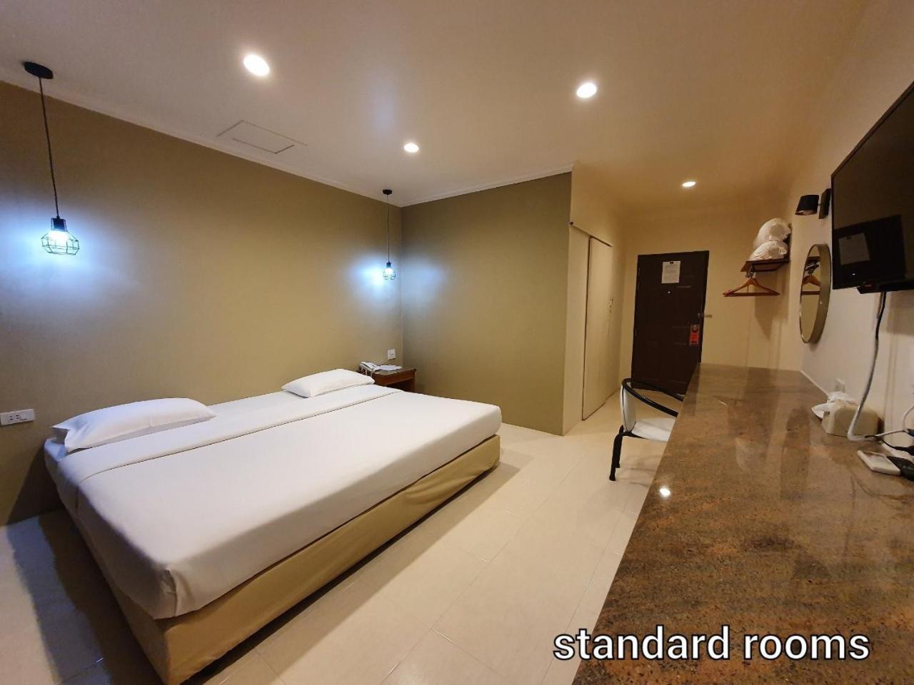 Rattana View Hotel Phitsanulok Buitenkant foto