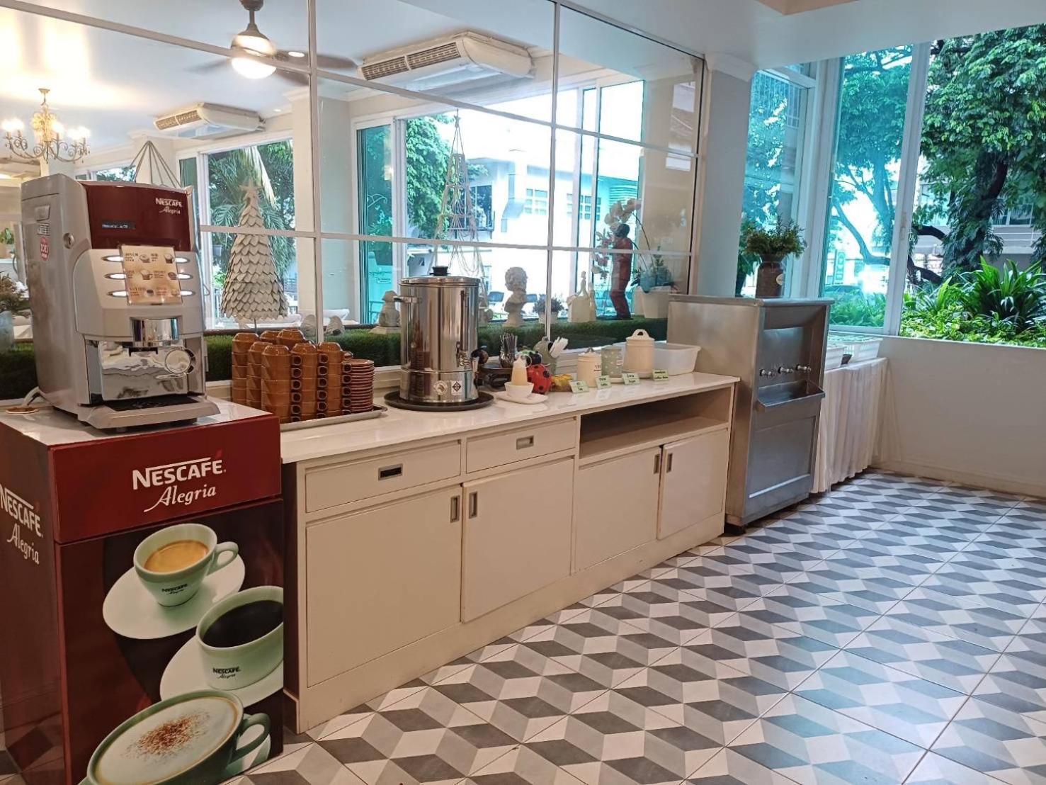 Rattana View Hotel Phitsanulok Buitenkant foto