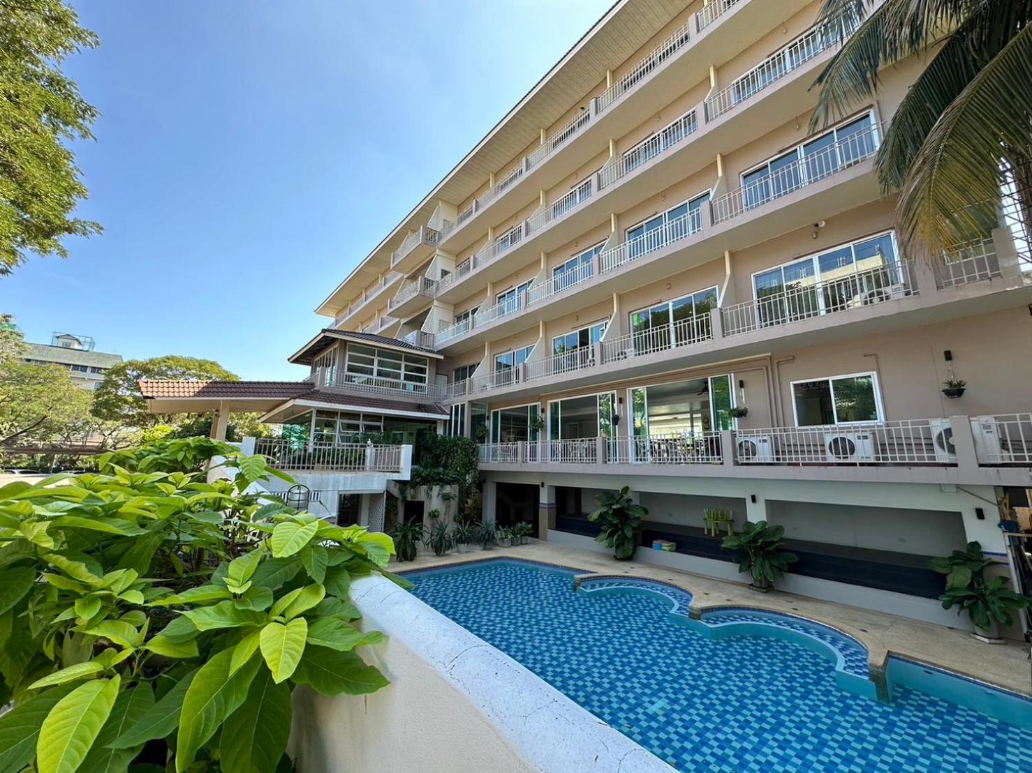 Rattana View Hotel Phitsanulok Buitenkant foto