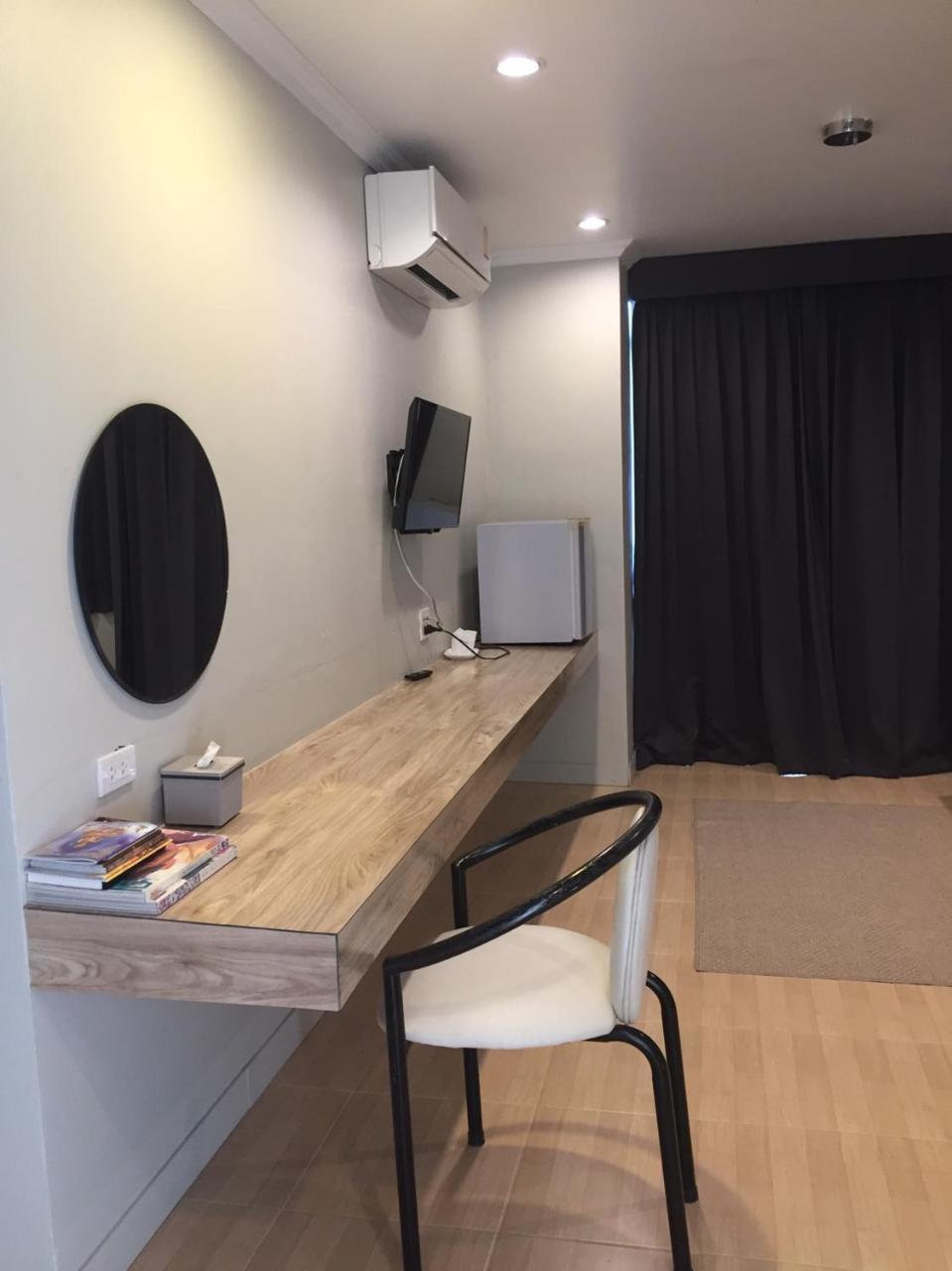 Rattana View Hotel Phitsanulok Buitenkant foto