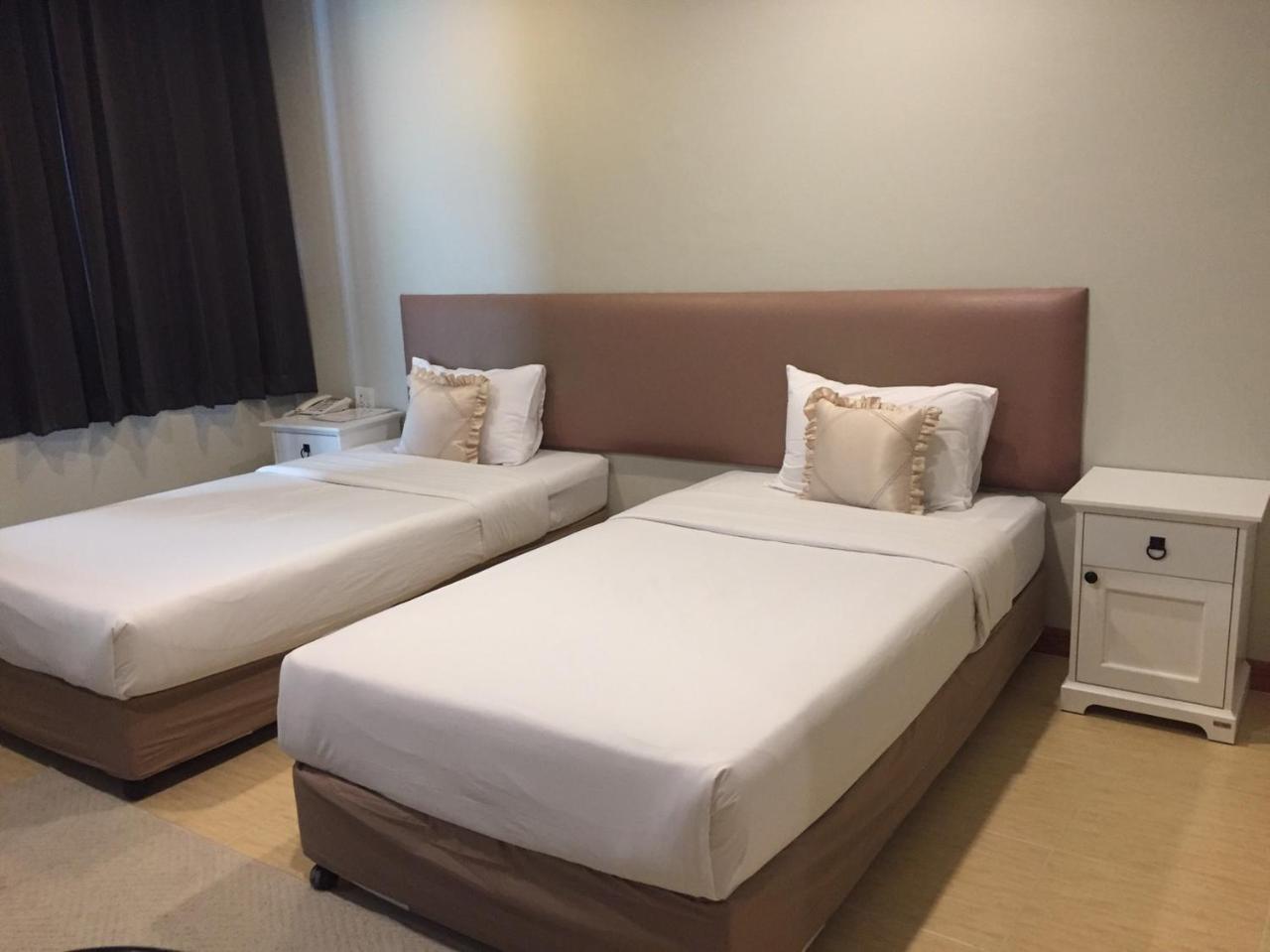 Rattana View Hotel Phitsanulok Buitenkant foto