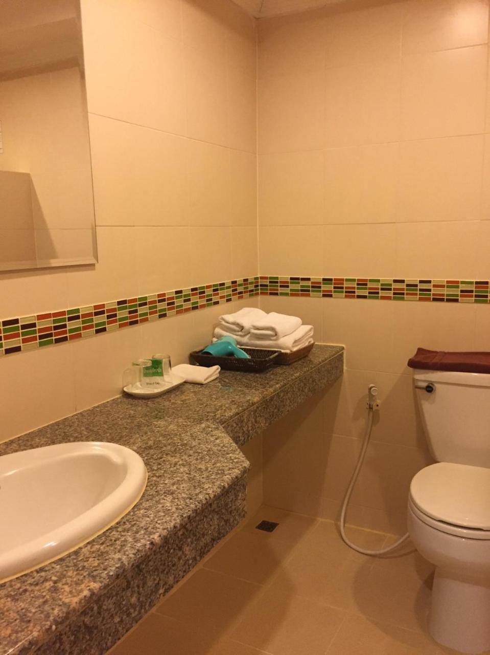 Rattana View Hotel Phitsanulok Buitenkant foto