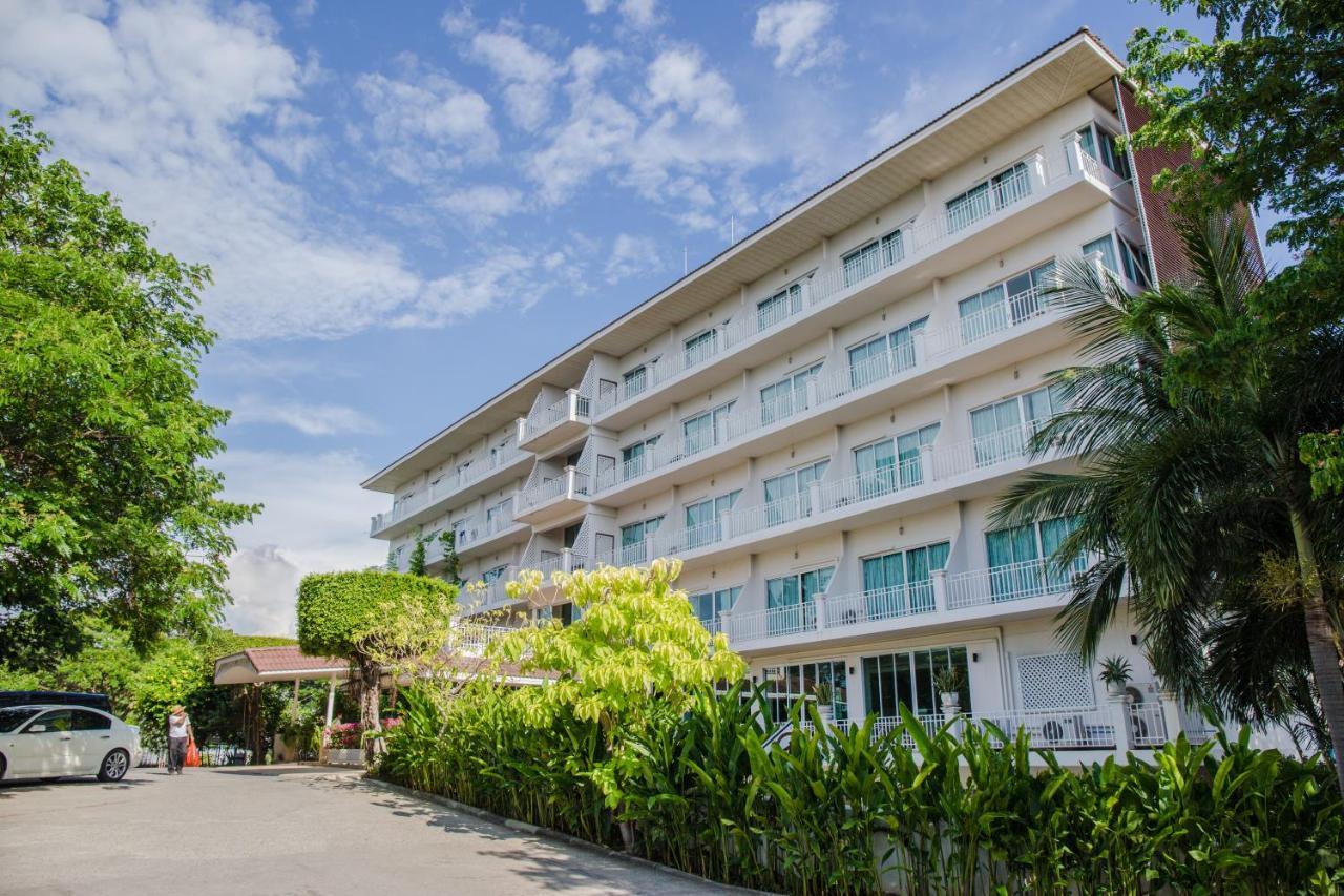 Rattana View Hotel Phitsanulok Buitenkant foto