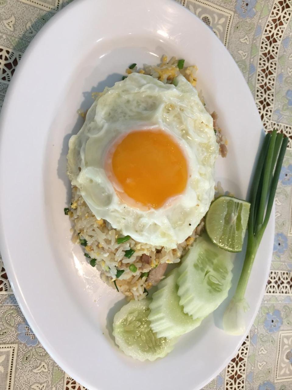 Rattana View Hotel Phitsanulok Buitenkant foto